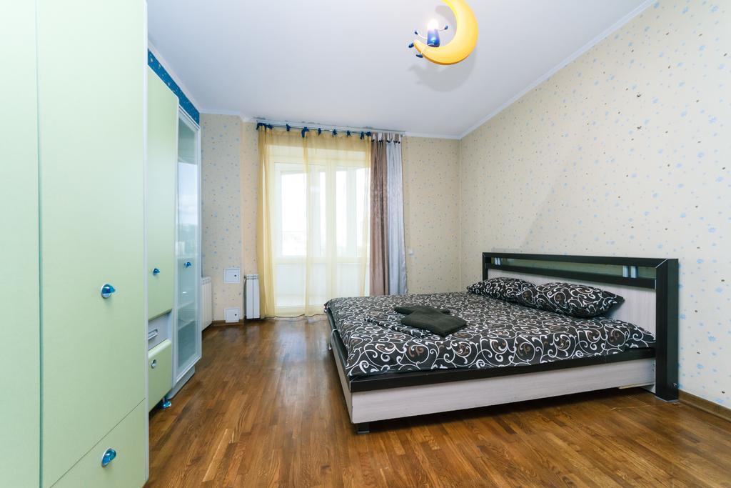 Two-Storey Apartment Near Iec Kiev Bagian luar foto