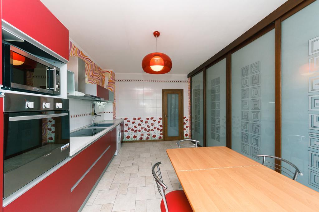 Two-Storey Apartment Near Iec Kiev Bagian luar foto