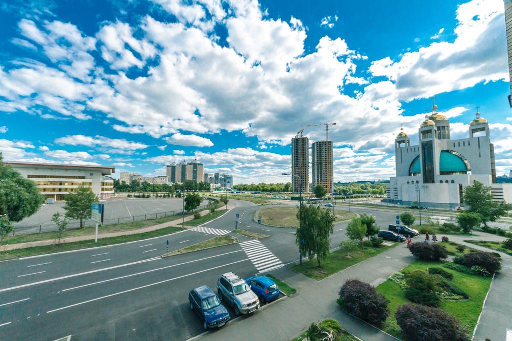 Two-Storey Apartment Near Iec Kiev Bagian luar foto